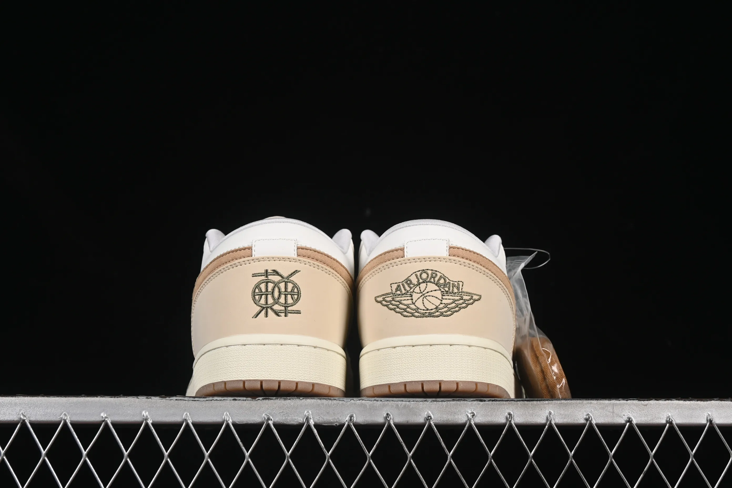 All categories Air Jordan Jordan series basketball shoes Air Jordan 1 Low Air Jordan 1 Low "Dongdan" AJ1 Joe 1 coconut milk white low-top cultural casual sneakers IB8855-121